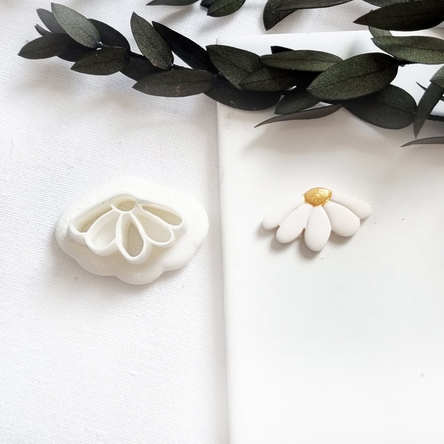 Polymer Clay Cutter -Daisy-