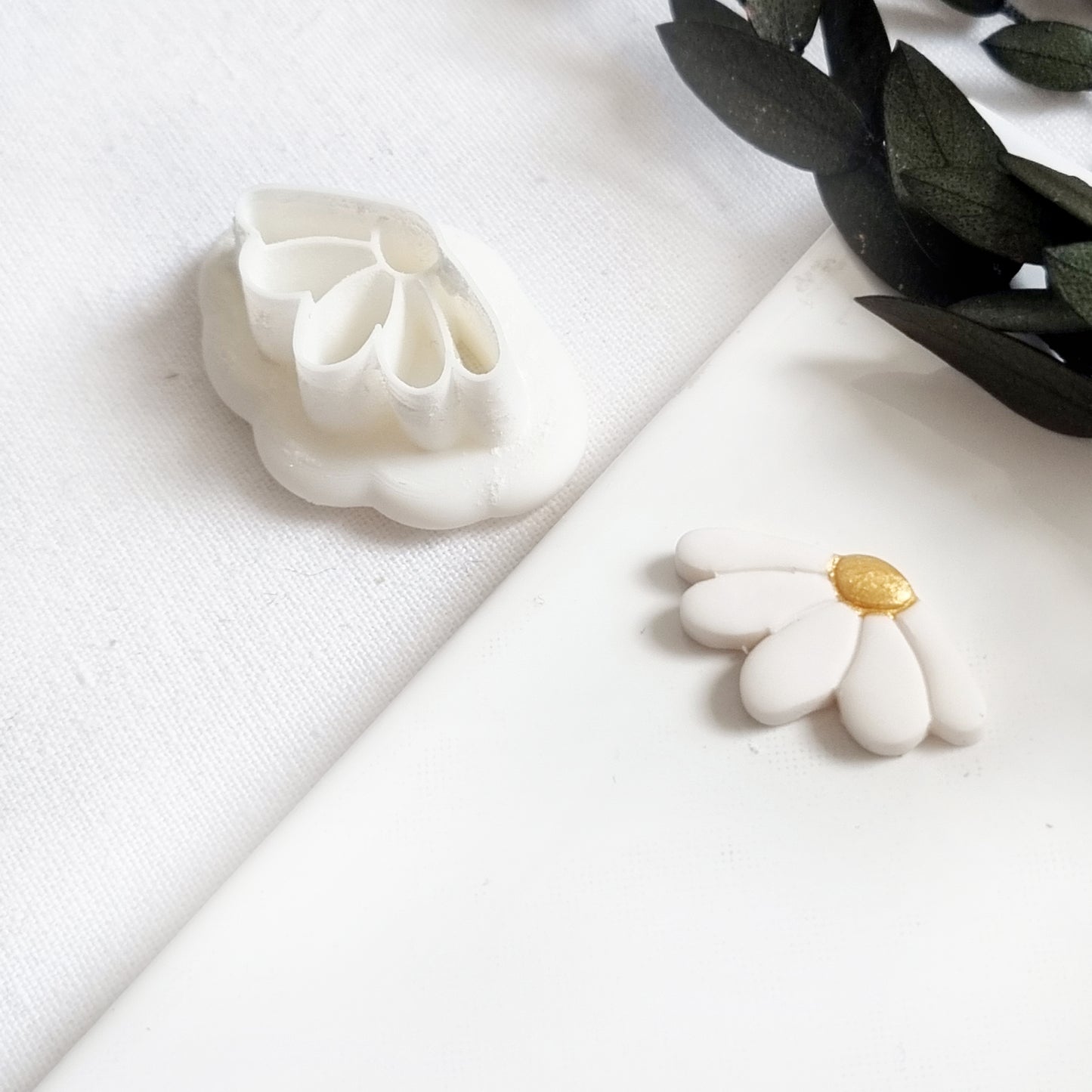 Polymer Clay Cutter -Daisy-
