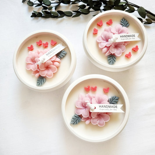 vegane Sojakerze Blume und Schmetterlinge