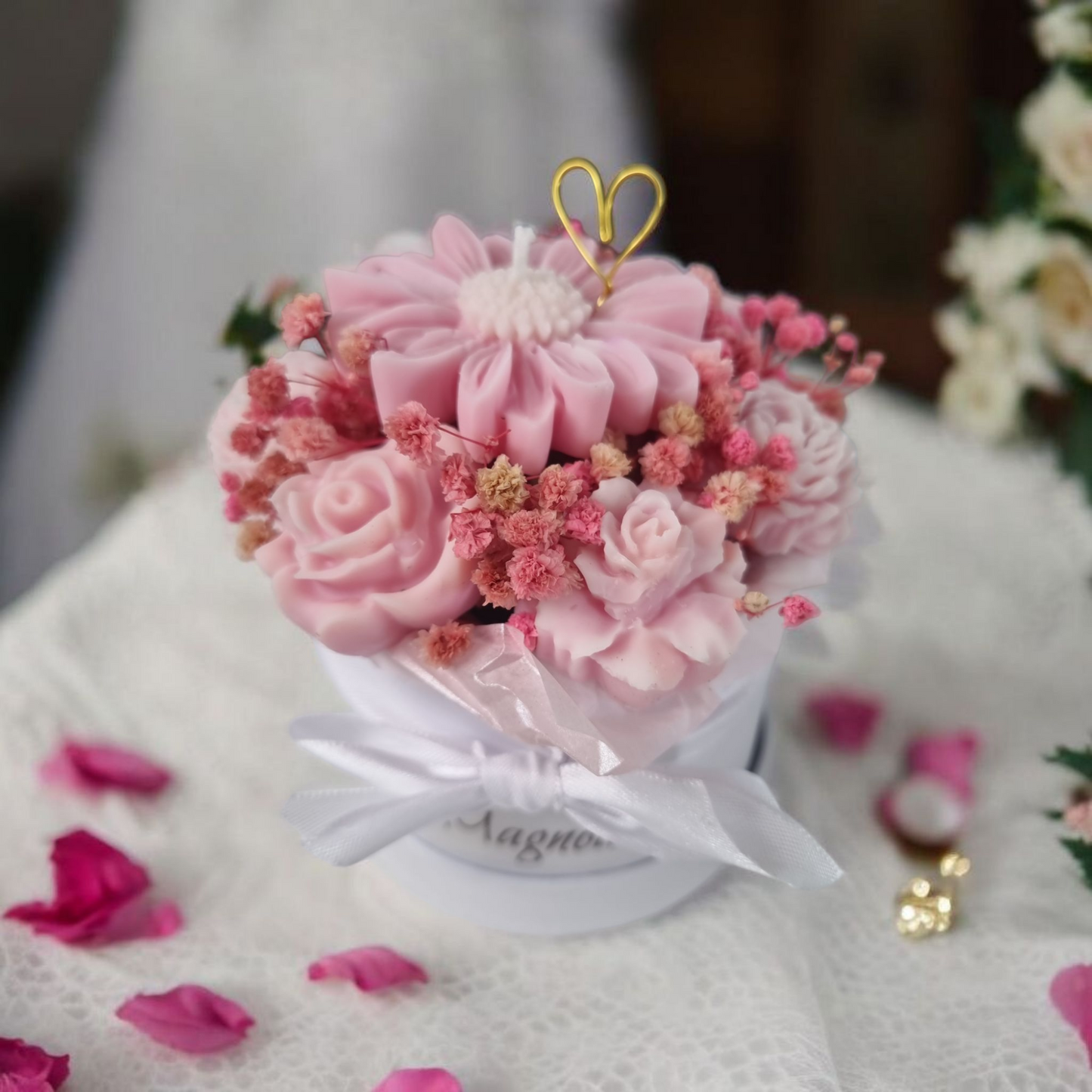 kleines Blumenbouquet aus Kerzen